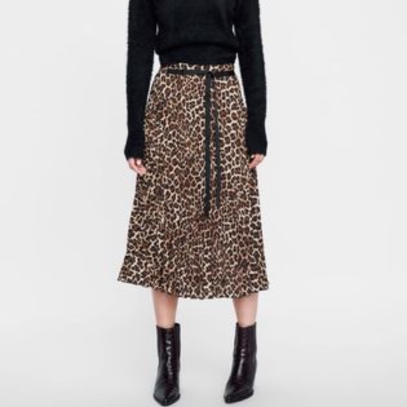 Zara Dresses & Skirts - Adorable ZARA Leopard Print Pleated Midi Skirt